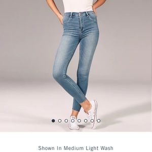 High Rise Jean Legging in medium light wash